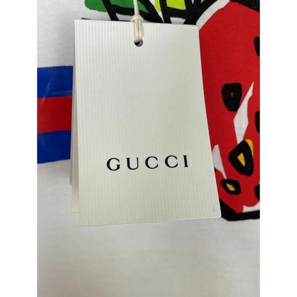 NWT Gucci Kids strawberry print T-shirt in white Size 12 - Picture 9 of 9